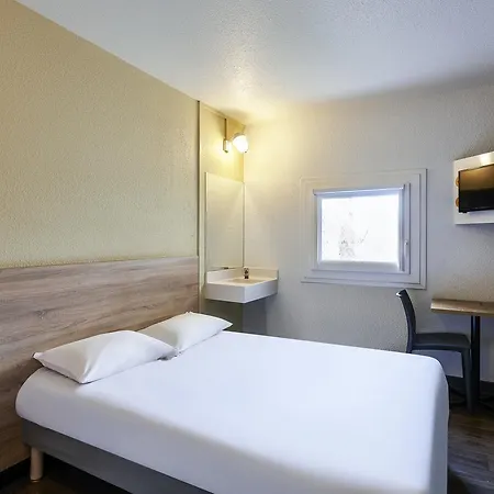 Hotelf1 Etienne Hotel *
